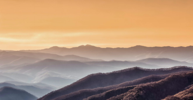 Tennessee rolling hills scene representing recreational Real Estate in Tennessee